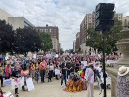 More than 1,000 people gather at Capitol for pro-choice rally